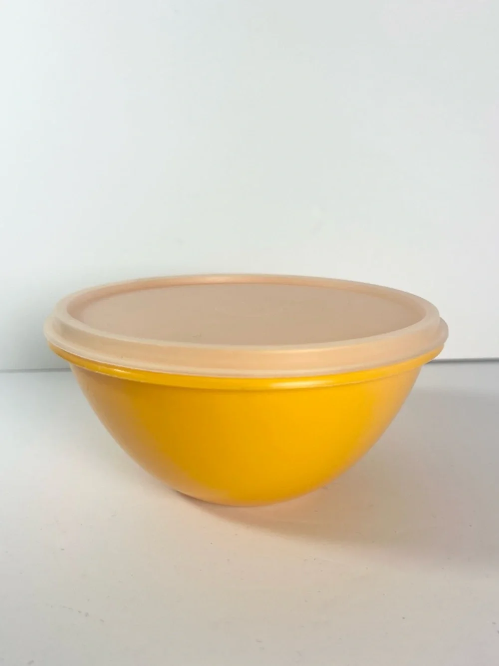 Vintage Tupperware Wonderlier bowl‎ 234-19 with lid yellow-orange